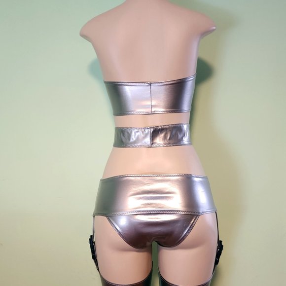 Custom Shiny Silver Stretch PVC Leeloo Inspired Costume By Artifice Clothing SM - Picture 6 of 6